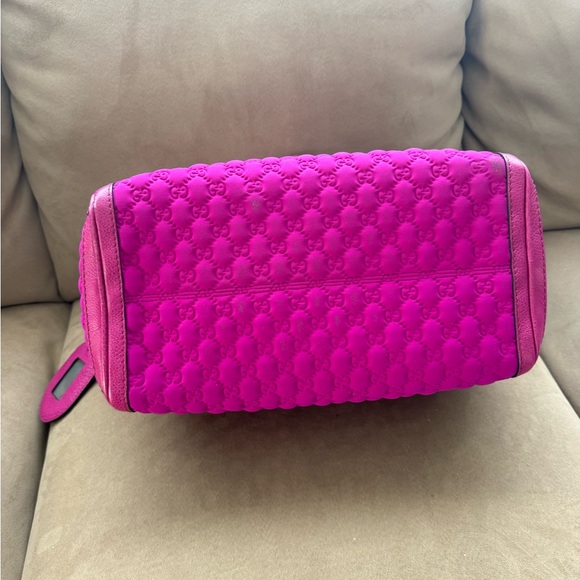 Gucci Fuchsia GG Embossed Neoprene Techno Tag Medium Boston Bag - Picture 7 of 15